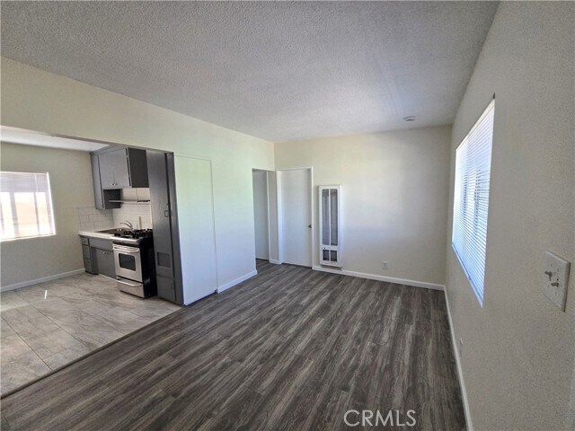 Building Photo - 1140 W 120th St