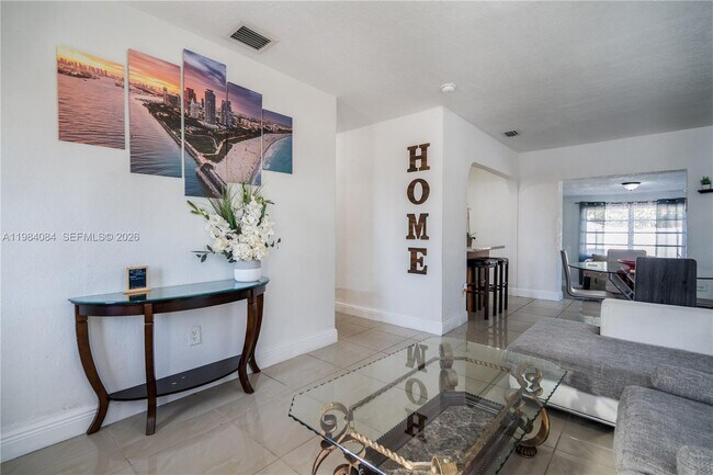 Building Photo - 690 E 10th Ave