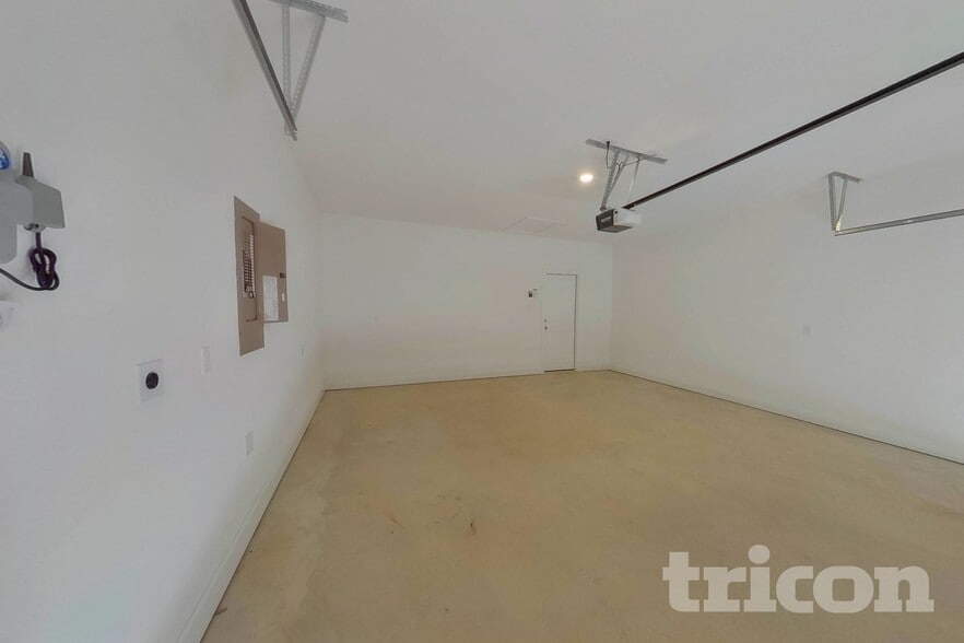 Building Photo - 1206 Dye Blvd