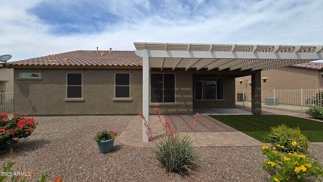 Building Photo - 17951 W Deer Creek Rd