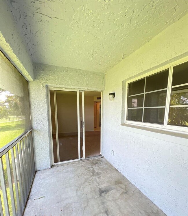 Building Photo - 2/2 Upstairs Silver Downs Condo in Silver ...