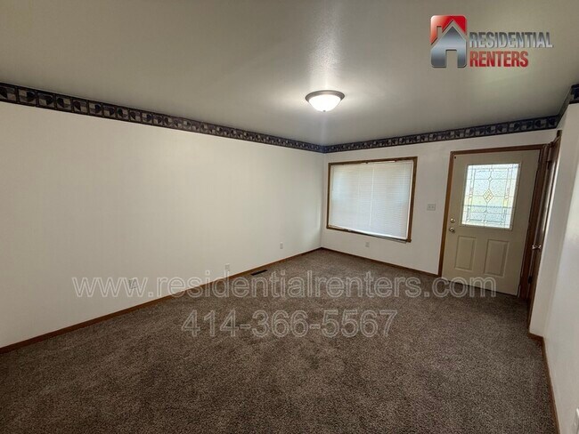 Building Photo - 6323 N 104th St