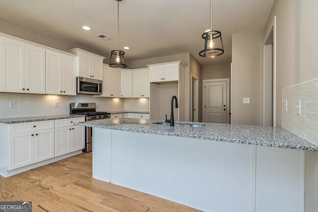 Building Photo - 69 Oakhurst Trail