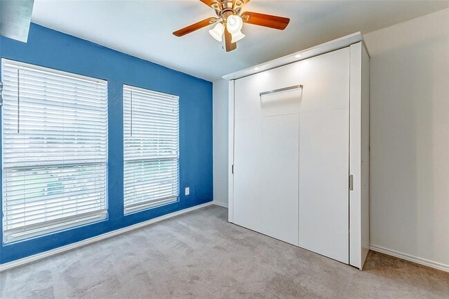 Building Photo - 471 El Toro Ln