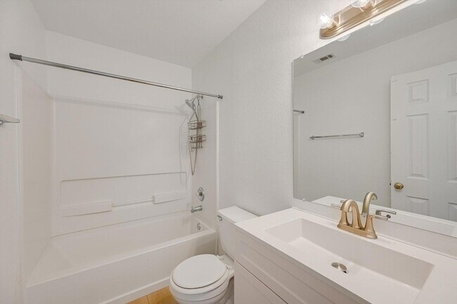 Building Photo - 17817 Majestic Elm Ln