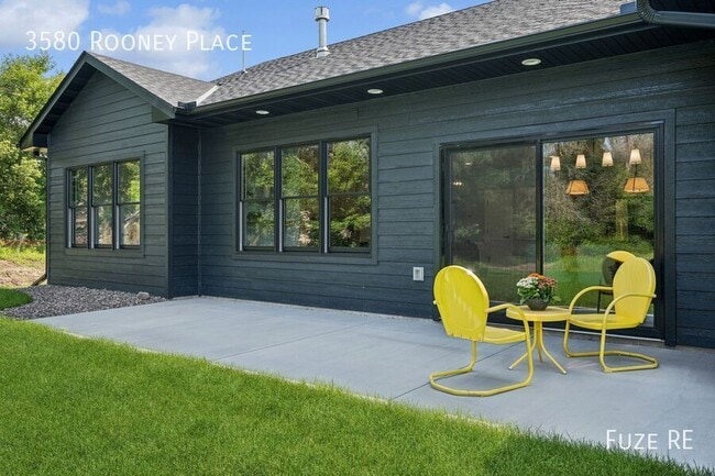 Building Photo - 3580 Rooney Pl