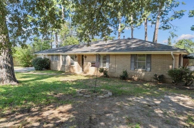 Building Photo - 2020 S Tipton Ave