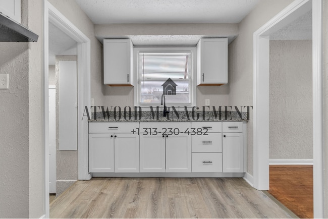 Building Photo - This beautifully updated 3-bedroom, 1-bath single-family home is ready for move-in!