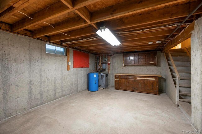 Building Photo - 25 Hewes St