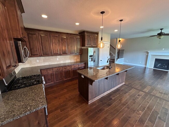 Building Photo - Beautiful 4 Bedroom, 2.5 Bath Home in Newberg- Pet Friendly!