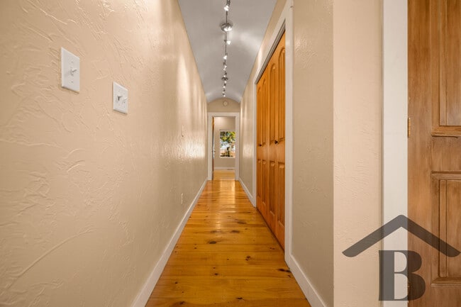 Building Photo - 1522 S Tuscany Ct