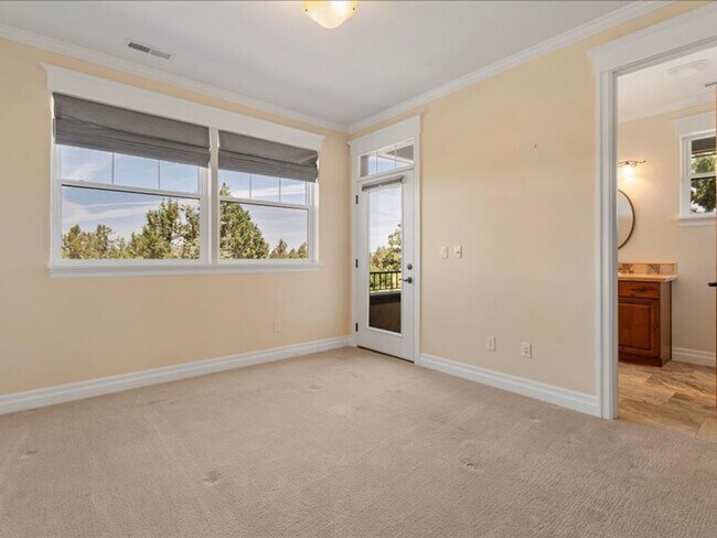 Building Photo - 4 Bedroom Tumalo Dream home on 3.21 Acres!