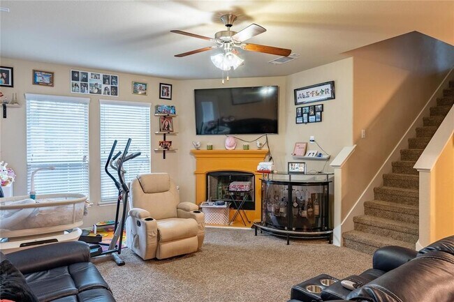 Building Photo - 333 Allerton Mews