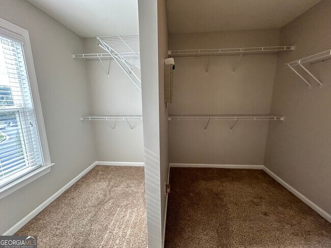 Building Photo - 3640 Dalwood Dr