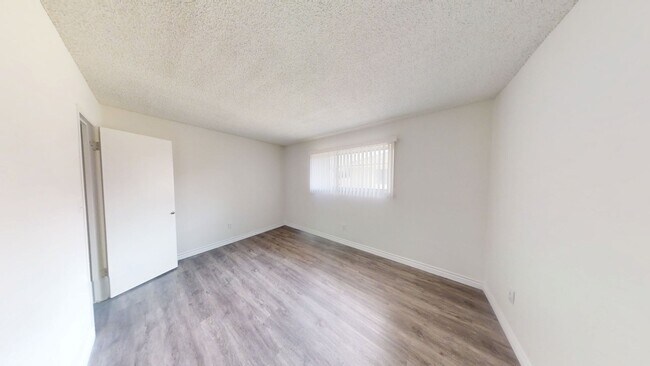Building Photo - 14621 Del Amo Ave