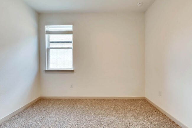 Building Photo - 408 Tinto St
