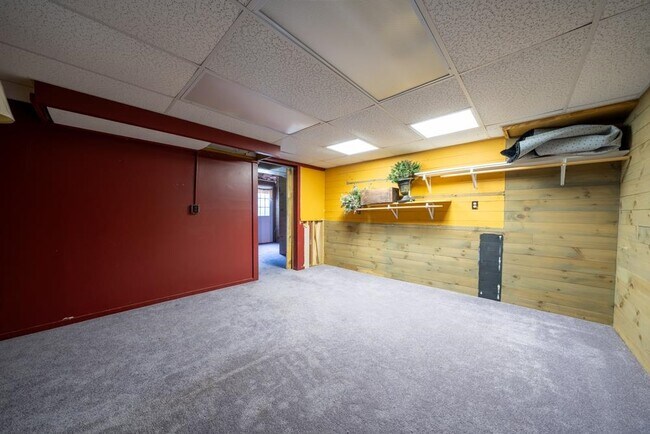 Building Photo - 246 Winding Pond Rd