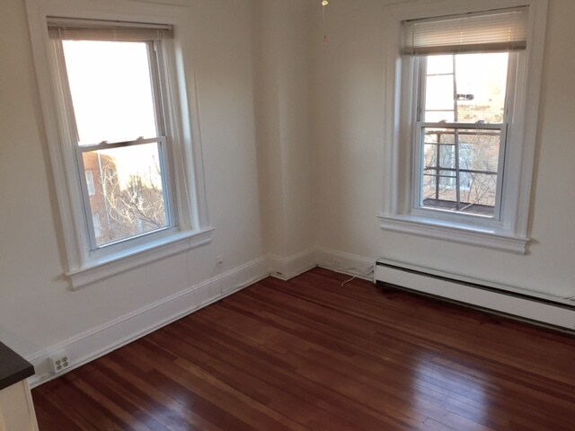 Building Photo - 115 2nd St NE