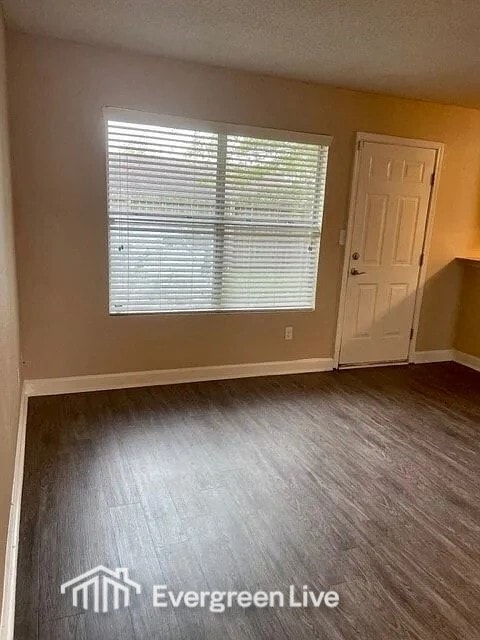 Building Photo - 37 Laiken Ct