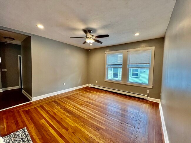 Building Photo - 36 Spencer St