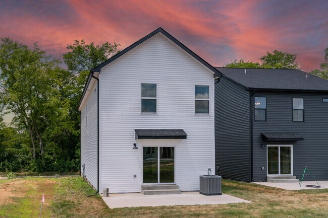 Building Photo - Gorgeous Single Family Home