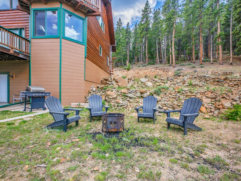 Building Photo - 785 Warren Gulch Rd