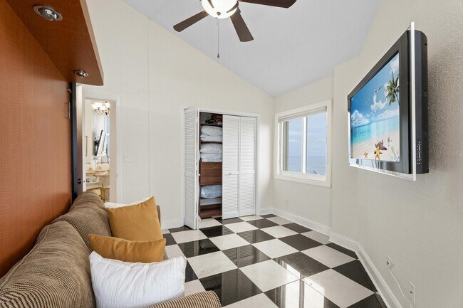 Building Photo - 3870 Jimmy Buffett Mem Hwy