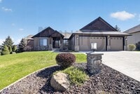 Building Photo - Stunning River Ridge Home With Spectacular Views