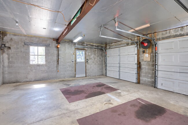 Building Photo - 65 Maytown Ave