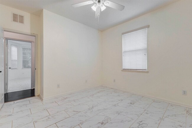Building Photo - 7434 Jacobs Well Dr