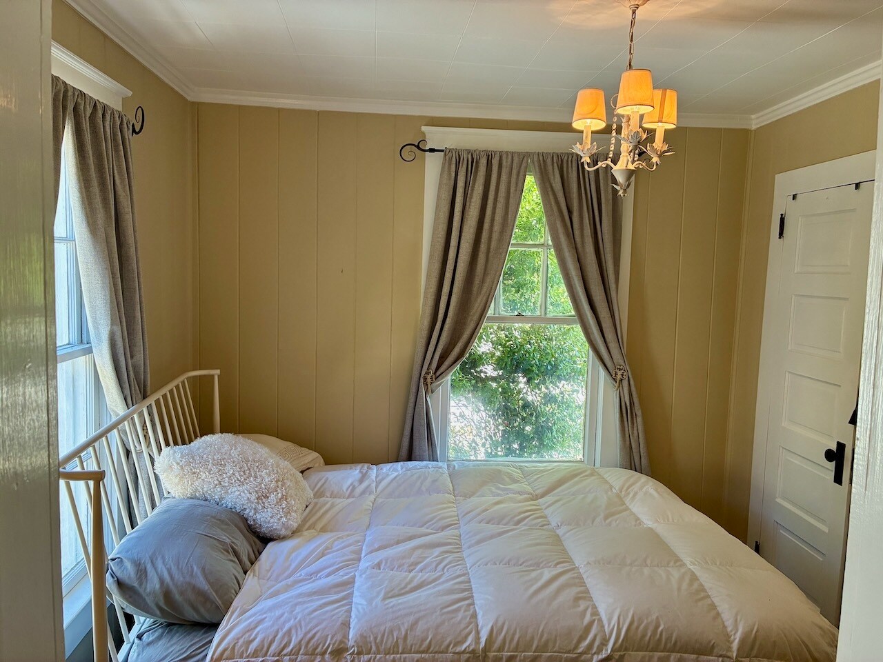 Bedroom_view2 - 3920 Wrightsville Ave