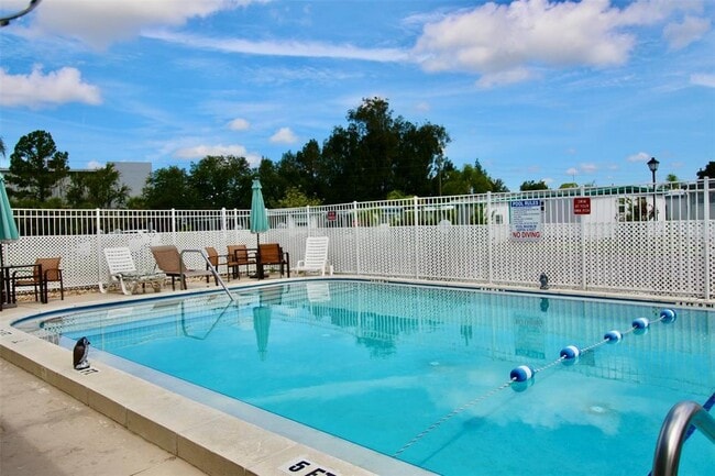 Building Photo - 10942 Poplar St NE