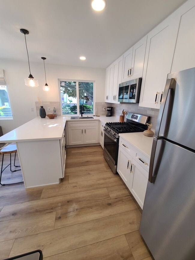 Building Photo - Fully furnished 1 bed 1 bath in Mission Beach.