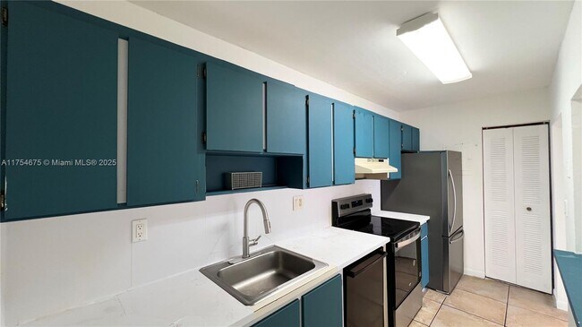 Building Photo - 4670 NW 79th Ave