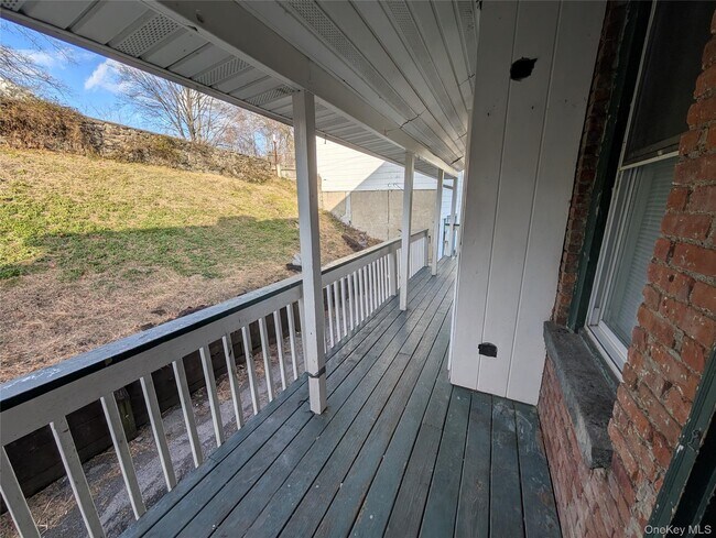 Building Photo - 12 Railroad Ave