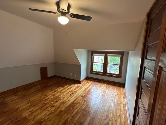 Building Photo - Short North / Victorian Village Single Family House!