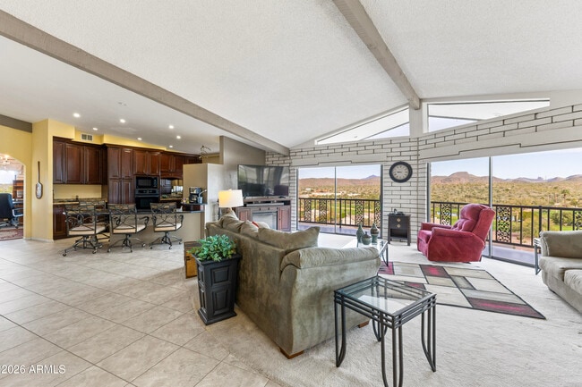 Building Photo - 322 N Cleopatra St