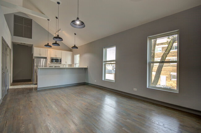 Building Photo - 1659 W 21st St