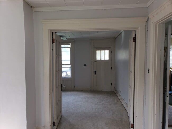 Building Photo - 519 S 4th Ave W