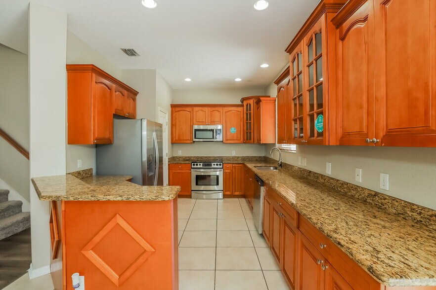 Building Photo - 26820 Stillbrook Dr