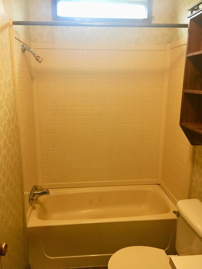 Building Photo - 807 Edgemont Ave