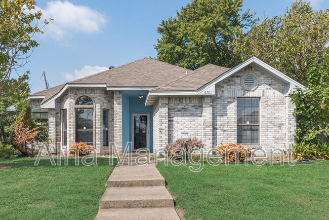 Building Photo - 8701 Pheasant Run Dr