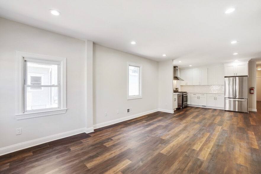 Building Photo - 77 Mill St