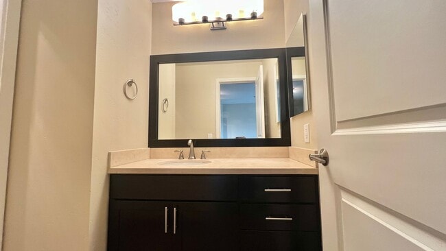 Building Photo - Top Floor Sweet and Spacious studio with resort style amenities and In-Unit Washer & Dryer!