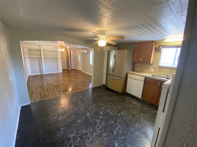 Building Photo - 109 Birchwood Dr