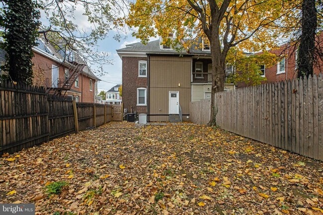 Building Photo - 2417 Washington St