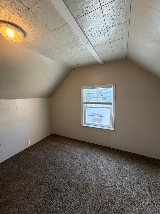 Building Photo - 137 Highland Ave
