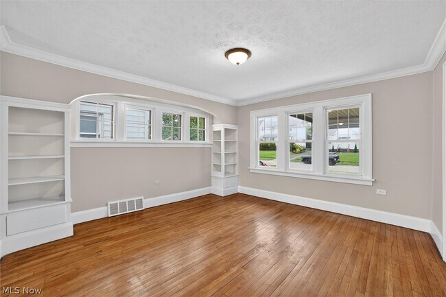 Building Photo - 4874 E 95th St