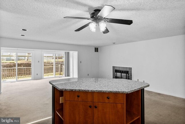 Building Photo - 835 Chanticleer