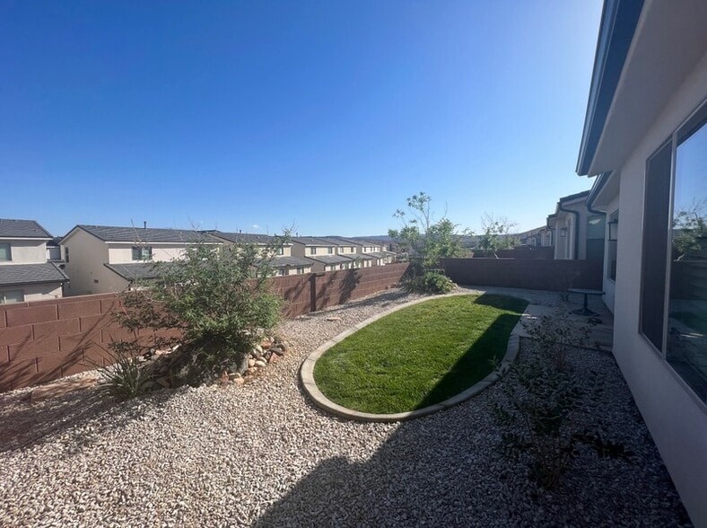 Building Photo - 4095 Phobos Ln